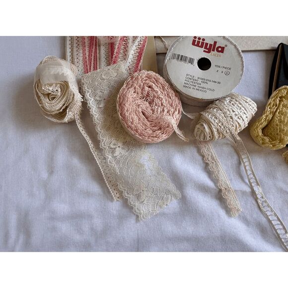 Vintage Lace/Rick Rack Lot, White/Pink/Red/Blue, Wide/Narrow - Picture 9 of 9